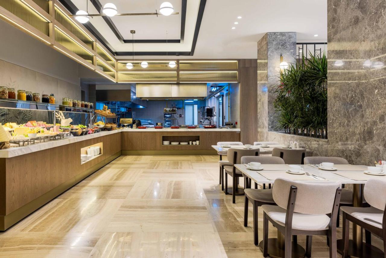 Hotel Movenpick Living Camlivadi Istanboel